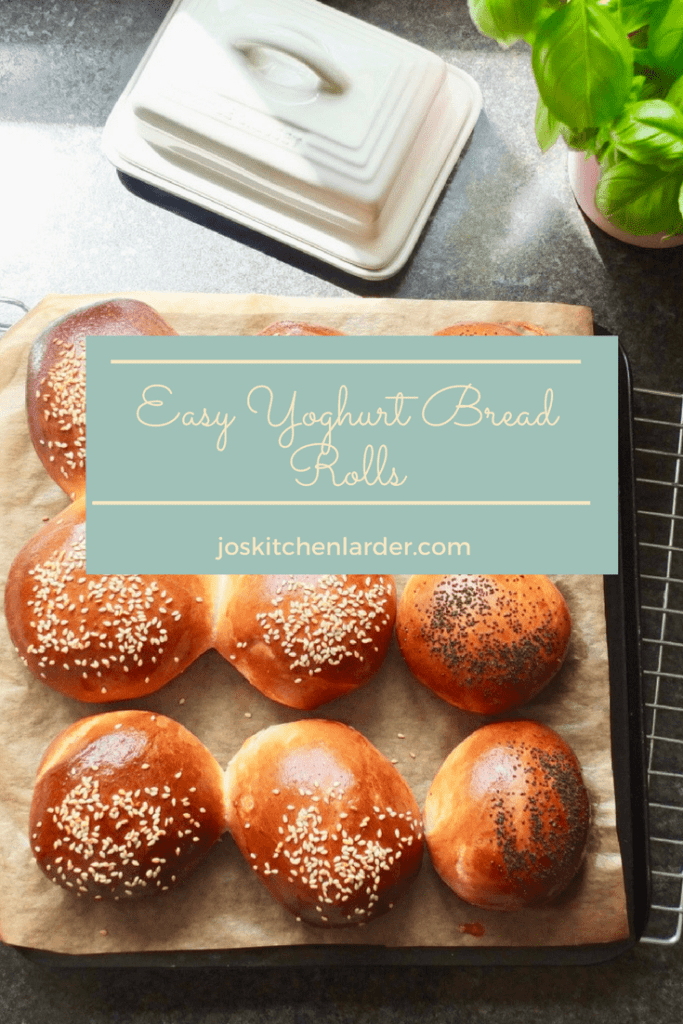 Easy Yoghurt Bread Rolls