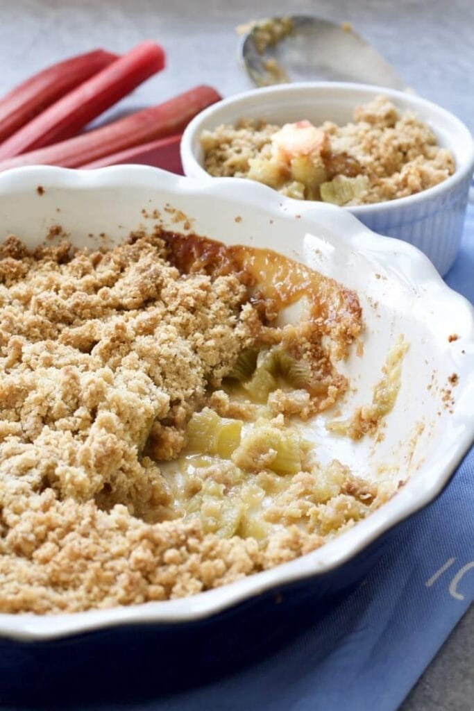 Rhubarb crumble in a dish.