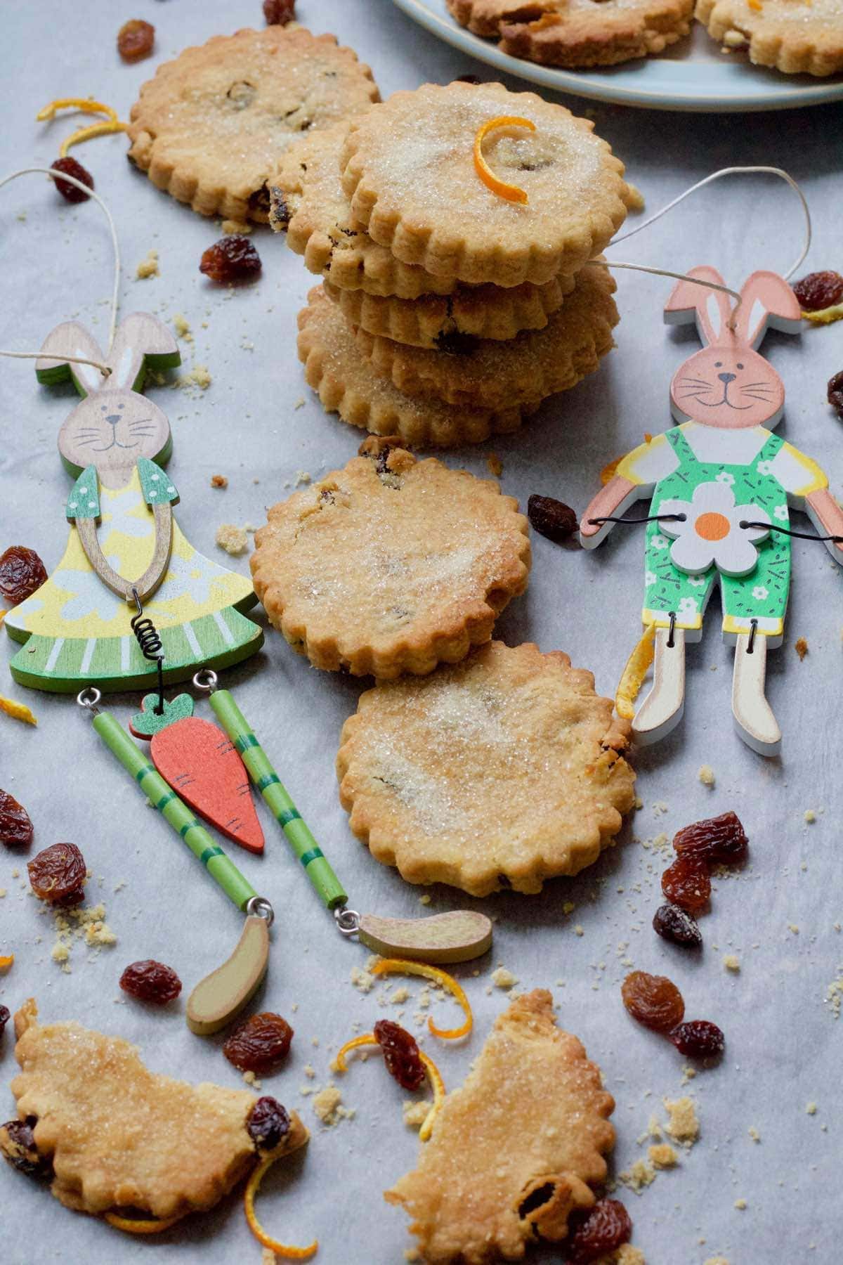 Easter Biscuits with two Easter bunnies.