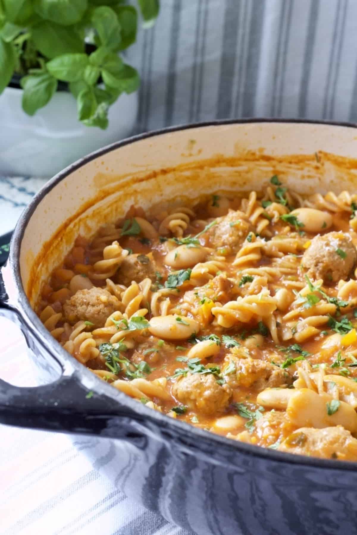 Angle shot of one-pot pasta.