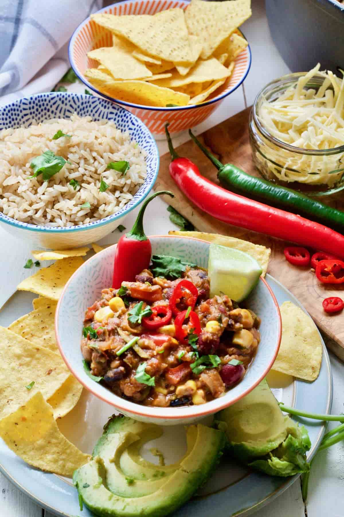 Serving suggestions for vegan chilli.
