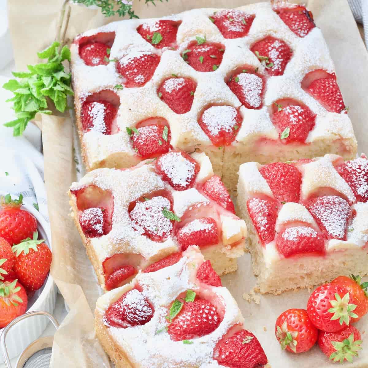 Strawberry Yogurt Cake (Vegan)