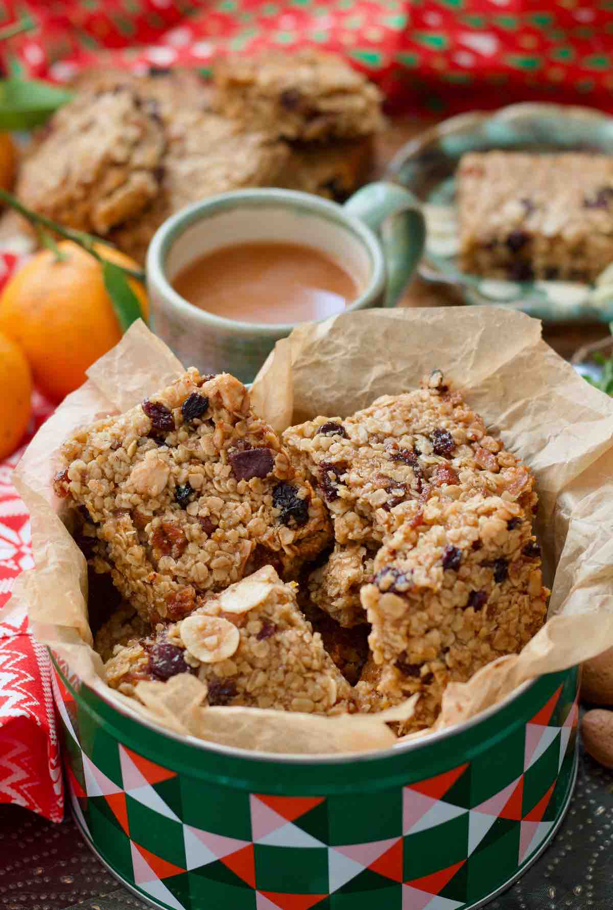 Mincemeat flapjacks in a tin.