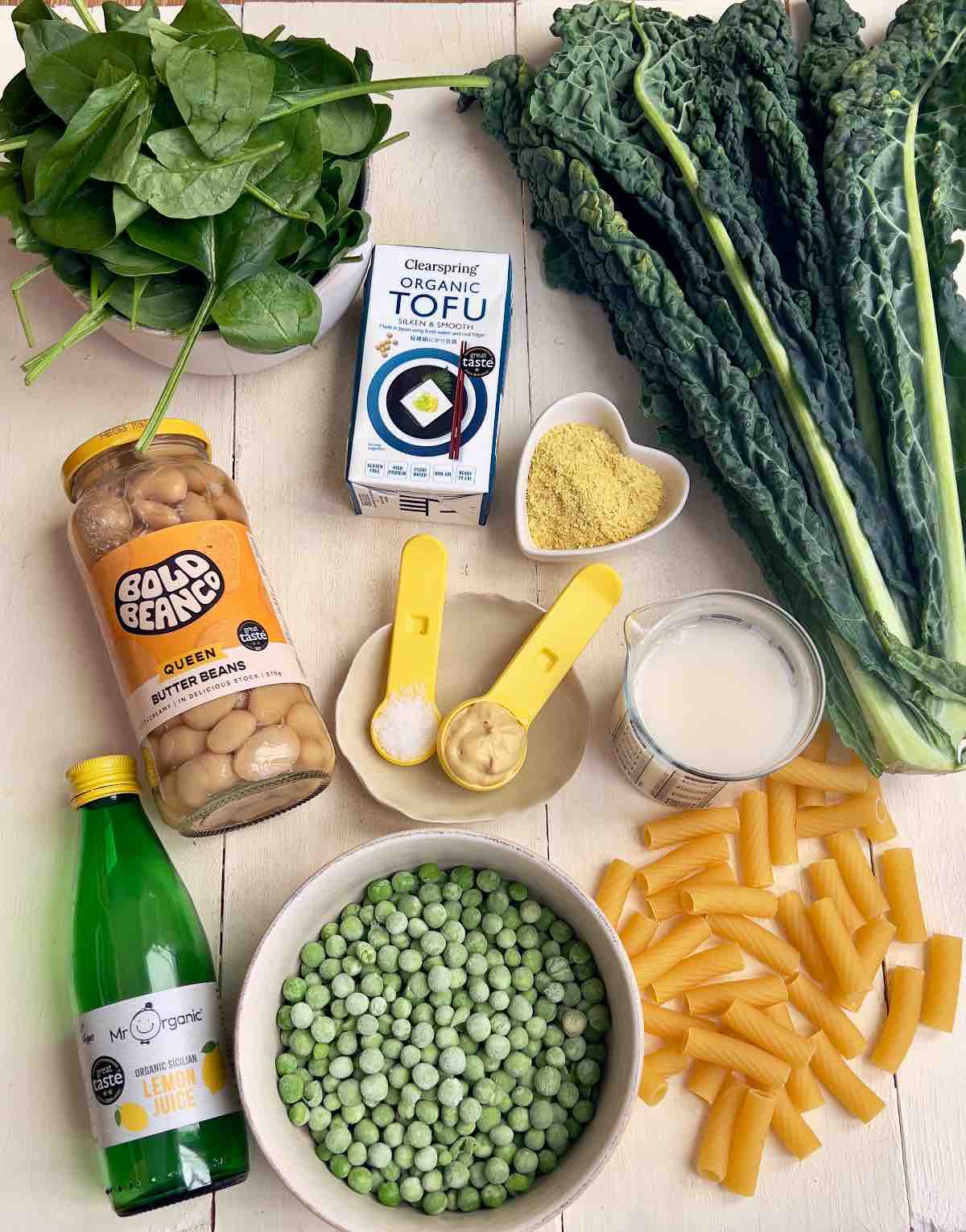 Ingredients for making easy green pasta.